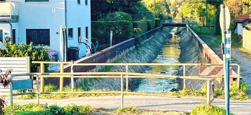 Der Hainerbach, der durch Mittenkirchen fließt, kann bei Starkregen schnell mal über die Ufer treten. Foto Neuwirth