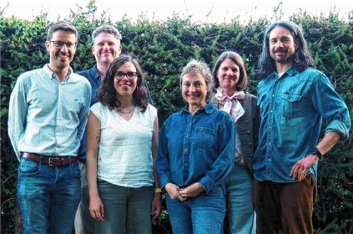 Der neue Vorstand der „Initiative Traunstein“ gemeinsam mit beiden Stadtratsmitgliedern: (von links) Vorsitzender Johann Wimmer, Kassier Florian Fraunhofer, Schriftführerin Josephine Schmid, Zweite Vorsitzende Roswitha Maier, Stadträtin und Fraktionsvorsitzende Sabine Garbarino und Stadtrat René Drost. Foto Hobmaier
