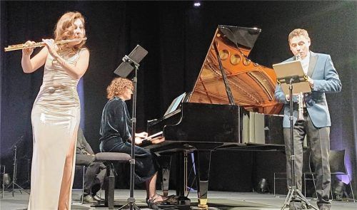 Die atemberaubende russische Flötistin Irina Stachinskaya (von links), Diana Ketler, Klavier, und Thorsten Johanns, Klarinette, begeisterten beim Musikfrühling in der Klosterkirche. Foto Giesen