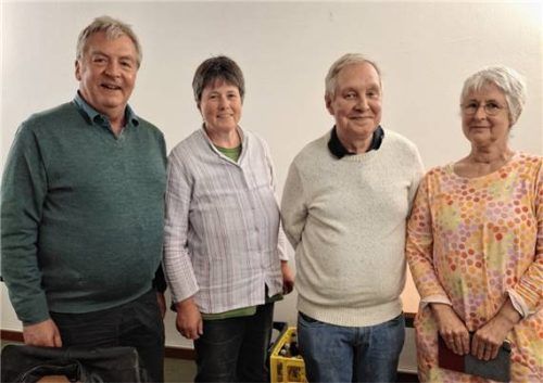 Die Beauftragten für Caritas und Soziales im Saal des Caritas-Zentrums Wasserburg: (von links) Roland Legat, Adelheid Lutzenberger, Johann Wenisch und Inge Hilgert.Foto re