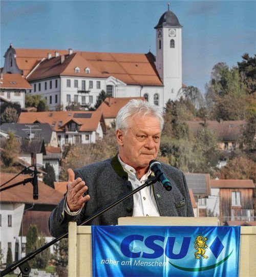 „Die Bürokratie nervt!“ Bundeslandwirtschaftsminister Alois Rainer sprach beim Rotter Bierfest auf Einladung der CSU über aktuelle Themen der Landwirtschaft und den gesellschaftlichen Zusammenhalt. Foto Klemmer