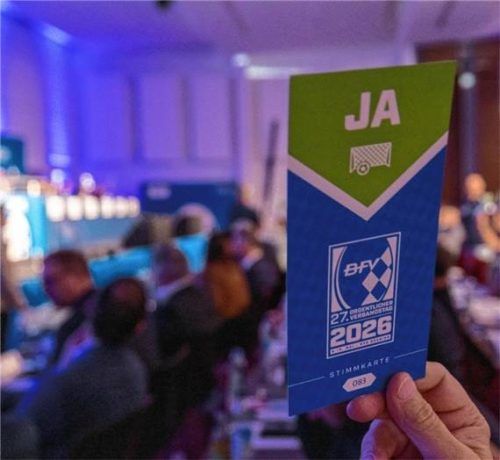 Die Delegierten haben gewählt: Zukünftig gibt es im bayerischen Amateurfußball keine Zeitstrafe mehr. Foto Alexandra Beier