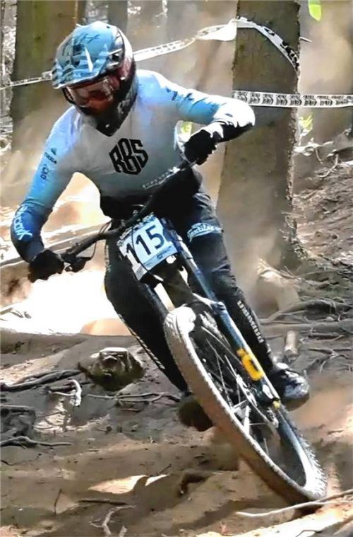 Die Downhill-Mountainbiker des Raceteam Bikepark Samerberg sind erfolgreich in die Saison gestartet. Foto Raceteam Bikepark Samerberg