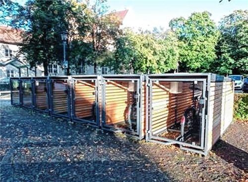 Die Fahrräder parken in der Verleihstation der Stadt Wasserburg. Foto Stadt Wasserburg