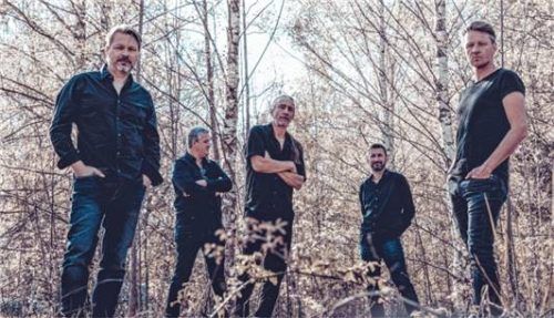 Die fünf Musiker von Backwood sind am morgigen Freitag in Bad Aibling zu hören. Foto re