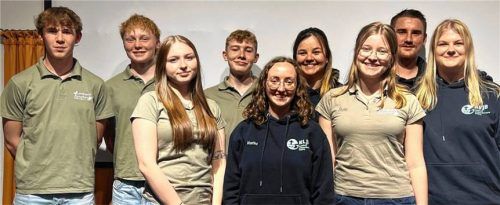 Die neue Vorstandschaft der KLJB Zangberg: (von links) Johannes Braun, Simon Rupp, Alina Kovacic, Johannes Steinberger, Katharina Huber, Carina Edmeier, Stefanie Reiter, Manuel Brosig und Nina Fischer. Foto Fenninger