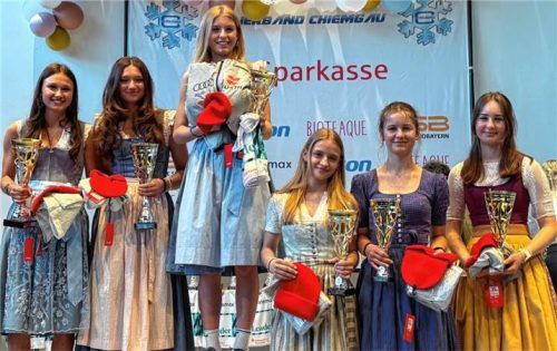 Die Siegerinnen der weiblichen S15: Die punktgleichen Zweiten Lisa Steinmassl und Isabella Schneider, Siegerin Alisa Ortner, Emma Schlederer, Anna Moosleitner, Anna Wurm auf den Plätzen vier, fünf und sechs (von links).