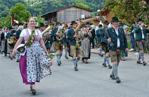 Ein musikalischer Festzug: Neben der Musikkapelle Bergen (Foto) beteiligten sich knapp 20 weitere Musikkapellen und Jugendkapellen an den Feierlichkeiten am Festsonntag. Fotos Eder