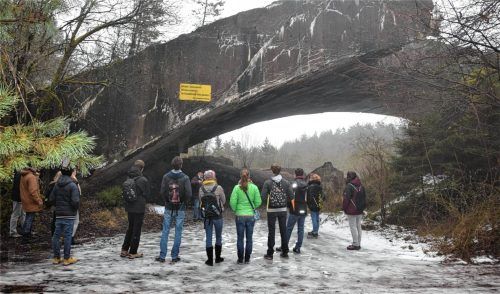 Ein Zeuge des NS-Wahns: der Bunkerbogen in Mühldorf-Hart. Seit zehn Jahren halten Schüler die Erinnerung an das Leid wach. Foto Fuchs
