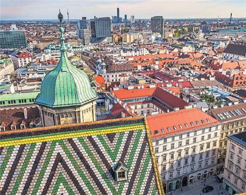 Eine Stadt erkunden: In Wien gibt es mehr zu sehen, als man vielleicht glaubt. Fotos SMARTERPIX/POSITIVETRAVELART; IMAGO/VIENNASLIDE (2), ROBERT KALB