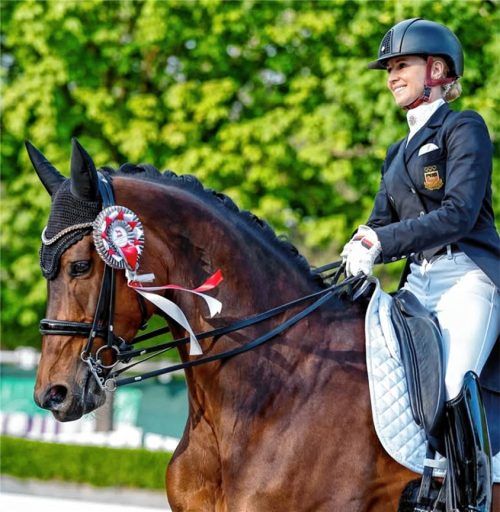 Feierten ein gelungenes Weltcup-Debüt: Jessica von Bredow-Werndl mit Times Kismet. Foto Instagram @Jessica von Bredow-Werndl