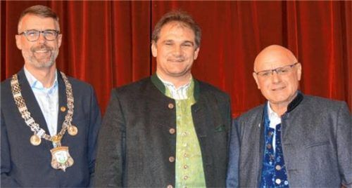 Führungstrio: (von links) Bürgermeister Stefan Kattari, Zweiter Bürgermeister Josef Grießenböck und Dritter Bürgermeister Sebastian Stephan. Foto Eder