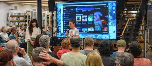 Großer Andrang herrschte schon bei der Begrüßung vor dem Dokumentarfilmprogramm. Foto Friedrich