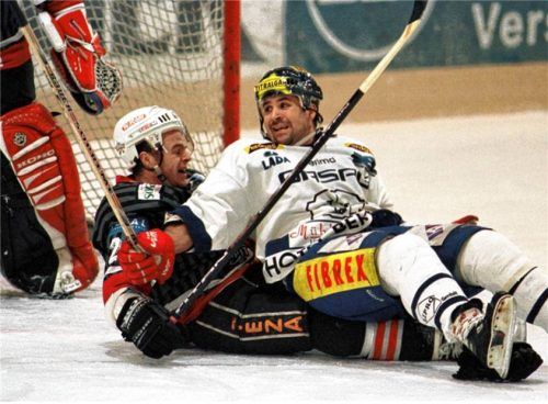 Heinrich Schiffl (oben) lief vier Jahre lang für die Berlin Capitals in der DEL auf.Foto Imago