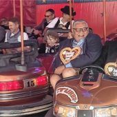 Die Karussells und Grillhendl drehen sich bis 18. Mai