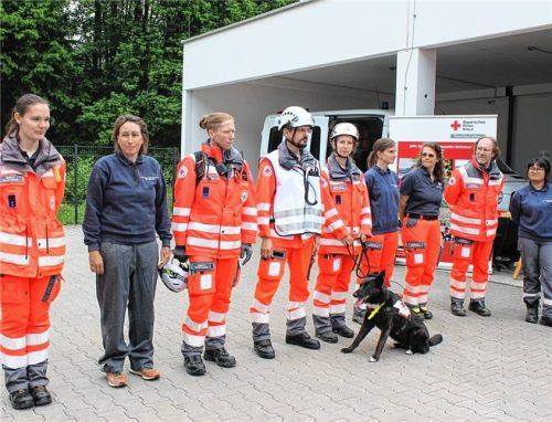 In Reih und Glied – die Hundestaffel.