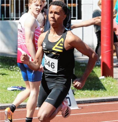Jakob Ngom aus Riedering: Er wurde bayerischer Meister mit der 4-mal-400-Meter-Staffel.Foto Ludwig Stuffer
