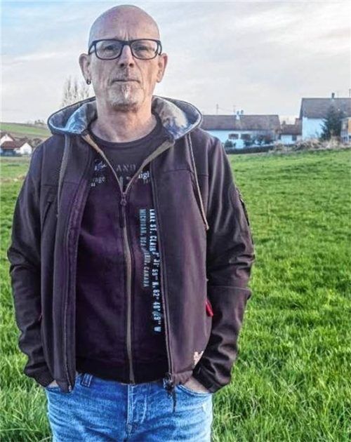 Jens Winkler und weitere Bürger fürchten um den Hochwasserschutz in Buchbach. Foto Weinfurtner