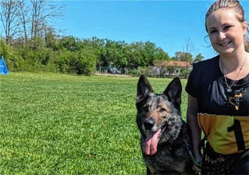 Johanna Demleitner mit Xira vom Gernkogel.Foto re
