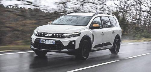 Kann einpacken: Mit einem Laderaumvolumen von 2.085 Litern ist der frisch überarbeitete Dacia Jogger der Lastesel der Marke. Foto DACIA
