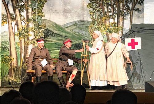 Kriegsversehrten galt Rupert Mayers Aufmerksamkeit, war er doch selbst schwer verwundet worden. Fotos Hötzelsperger