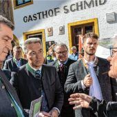 Konzept in den Händen des Ministerpräsidenten