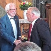 <p>Michael Kölbl und Zweiter Bürgermeister Werner Gartner. Fotos Birkhof</p>