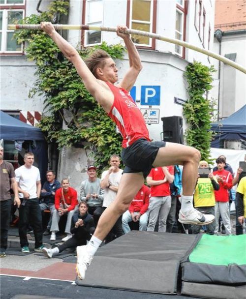 Michael Schwarz vom TSV Wasserburg freut sich auf sein Heimspiel beim siebten Altstadtspringen. Foto Stuffer