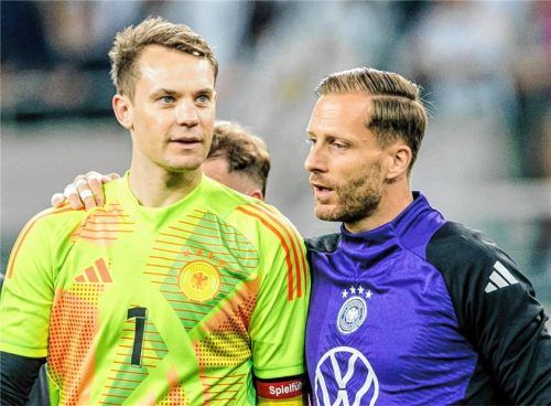 Muss Oliver Baumann (rechts) bei der WM wieder auf der Bank sitzen? Manuel Neuer steht wohl vor einem Comeback im DFB-Tor.Foto Imago