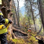 Der Kampf gegen die Flammen dauert an