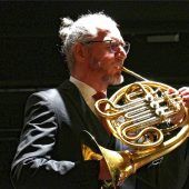 Mit Hupen und Horn