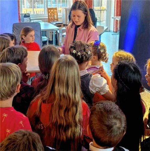 Olympiasiegerin Viktoria Rebensburg schrieb viele Autogramme. Fotos re