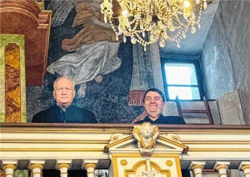 Organist Franz Metz (links) und Bariton Wilfried Michl. Foto re