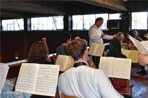 Seit 50 Jahren im Altenheim St. Franziskus musikalisch tätig: Andreas Legath. Foto Bößwetter