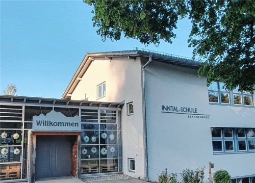 Seit 50 Jahren unverzichtbarer Teil der regionalen Schullandschaft: die Inntal-Schule in Brannenburg. Foto Stuffer-chunpetch