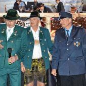 Im Zeichen von Blasmusik und Blaulicht