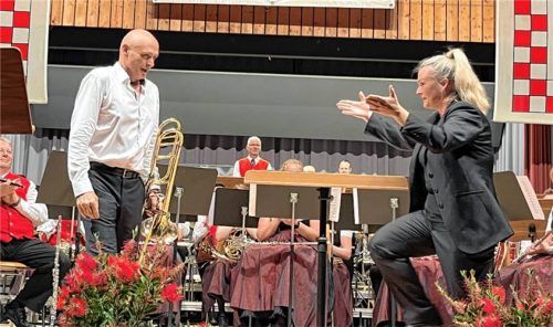 Soloposaunist Sven Strunkeit und Barbara Bschorr, Orchesterchefin der Stadtkapelle. Foto Janeczka