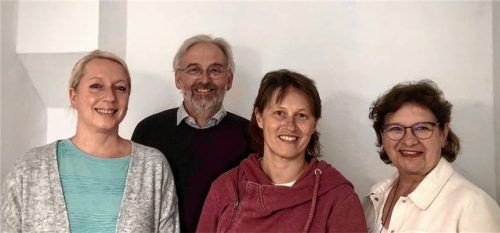 Tanja Mittermeier, Hermann Polzer, Eva Stocker und Annegret Weinbauer (von links) vom Stadttheater Waldkraiburg.Foto Fischer