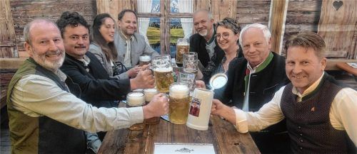 Uli Niederschweiberer (links) freute sich über den großen Zuspruch am Tag der Landwirtschaft. Fotos Stettner