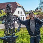 Neue Skulpturen prägen Tuntenhausen