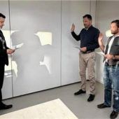 <p>Vereidigung zweiter und dritter Bürgermeister (von links) Kubiczek, Paul Wimmer, Stephan Wimmer Foto Gießibl</p>