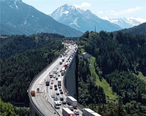 Wer am zweiten Wochenende der Pfingstferien nach Italien fahren möchte, sollte sich auf Stau einstellen. Foto dpa