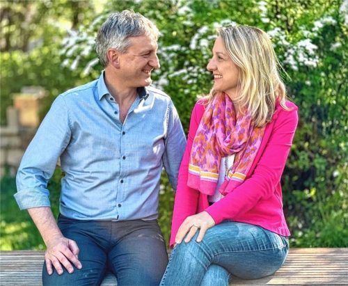 „Wir verlieren uns nicht aus den Augen.“ Davon sind Mühldorfs neue Bürgermeisterin Claudia Hungerhuber sowie ihr Ehemann und neuer Stadtrat Edwin Hungerhuber überzeugt. Foto  Eschenfelder