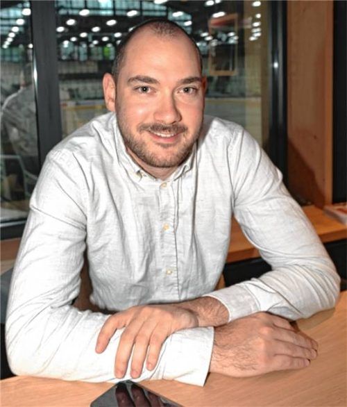 2023 übernahm Max Berger die Stelle als Geschäftsstellenleiter bei den Starbulls. Drei Jahre später verlässt er Rosenheim in Richtung Düsseldorf.Foto Hans-Jürgen Ziegler