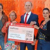 13.000 Euro Spende von der Sparkasse