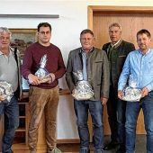 Bürgermeister Bernhard Hainz verabschiedet acht Räte
