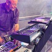 Gelungene Premiere: rund 400 Besucher bei erster Summer SynthiLounge im Attler Biergarten