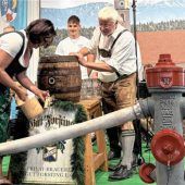 Rechtmehringer Bürgermeisterin Irmgard Daumoser eröffnet Feuerwehrfest