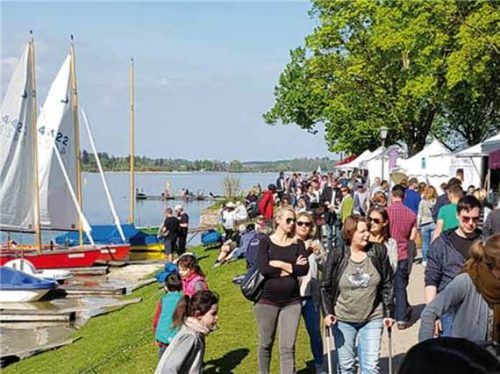 An den Priener Schären findet vier Tage lang der Sommermarkt statt. Foto Prien
