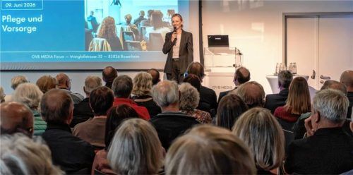 Andrea Schaller, Geschäftsführung OVB MEDIA Sales GmbH, begrüßte die Gäste im OVB MEDIA Forum, das bis auf den letzten Platz besetzt war. Durch das Programm führte anschließend Moderatorin Anne Huber.Foto hohnke